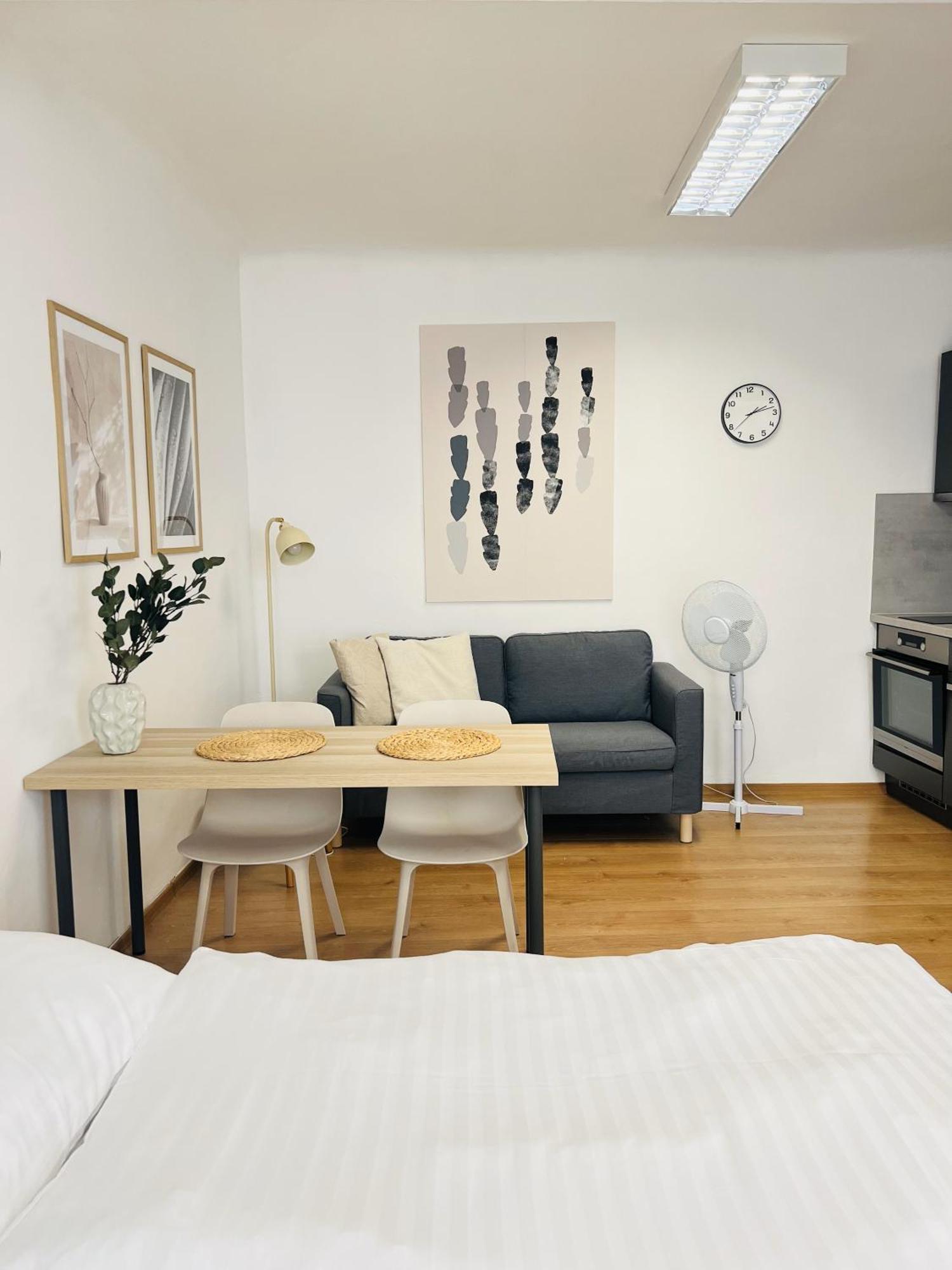 7 Nights Apartments Dominikanske N. Brno Zewnętrze zdjęcie